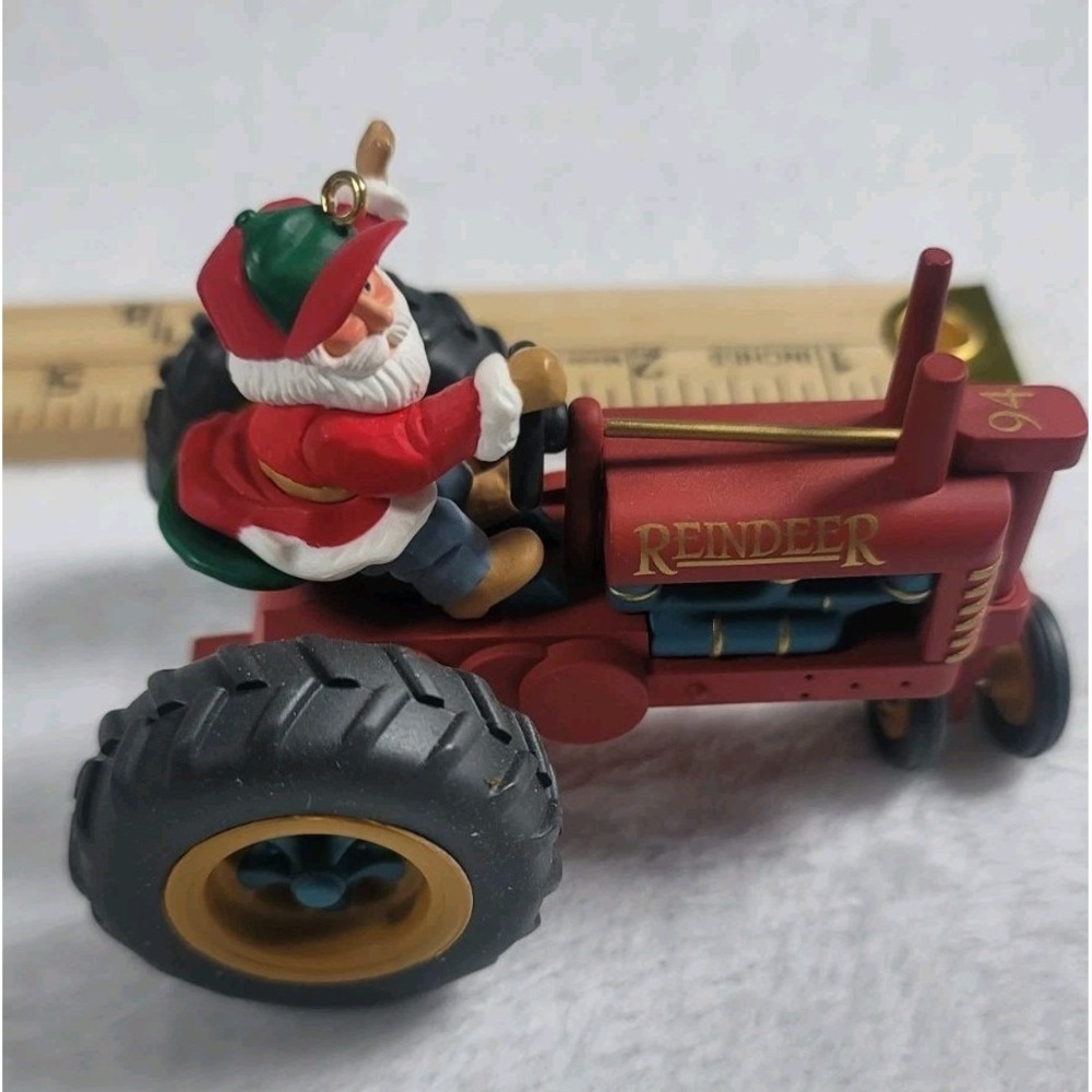 Hallmark 1994 Makin Tractor Tracks 16 Here Comes‎ Santa Keepsake Ornament W/Box